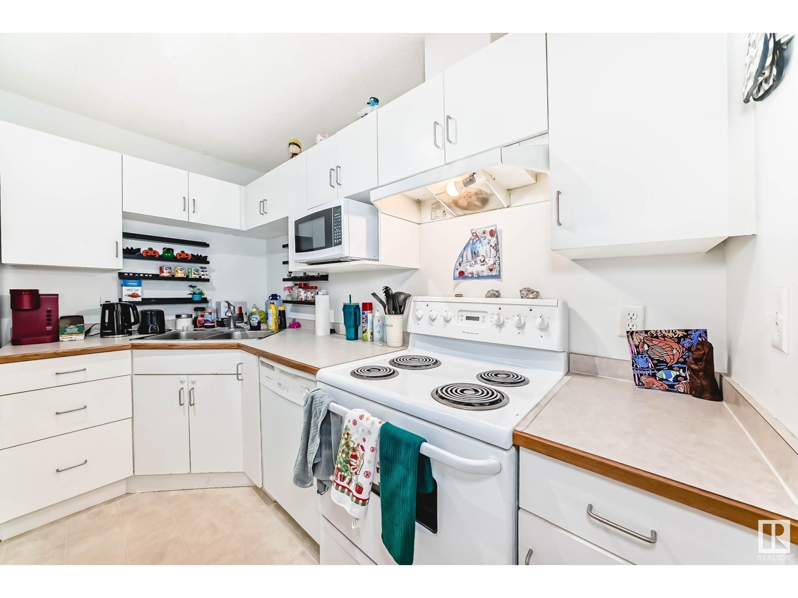 #112 16221 95 ST NW
