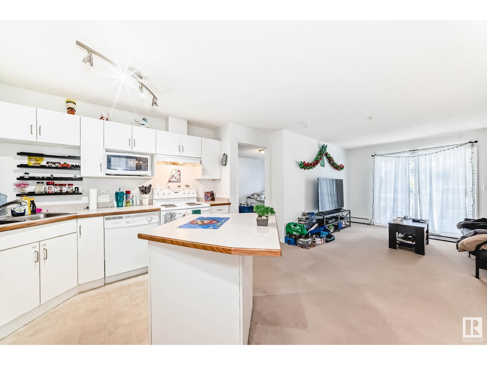 #112 16221 95 ST NW