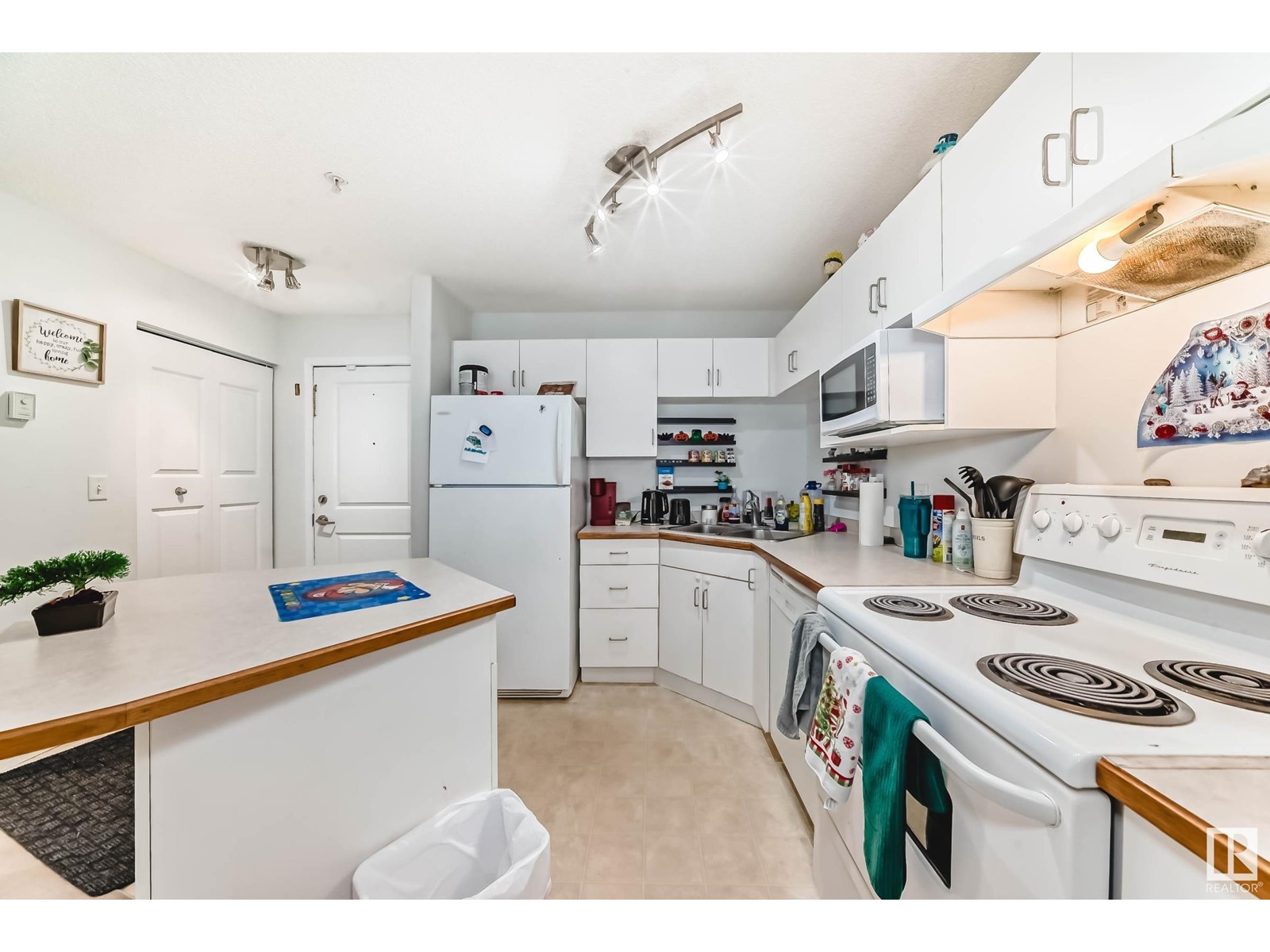 #112 16221 95 ST NW