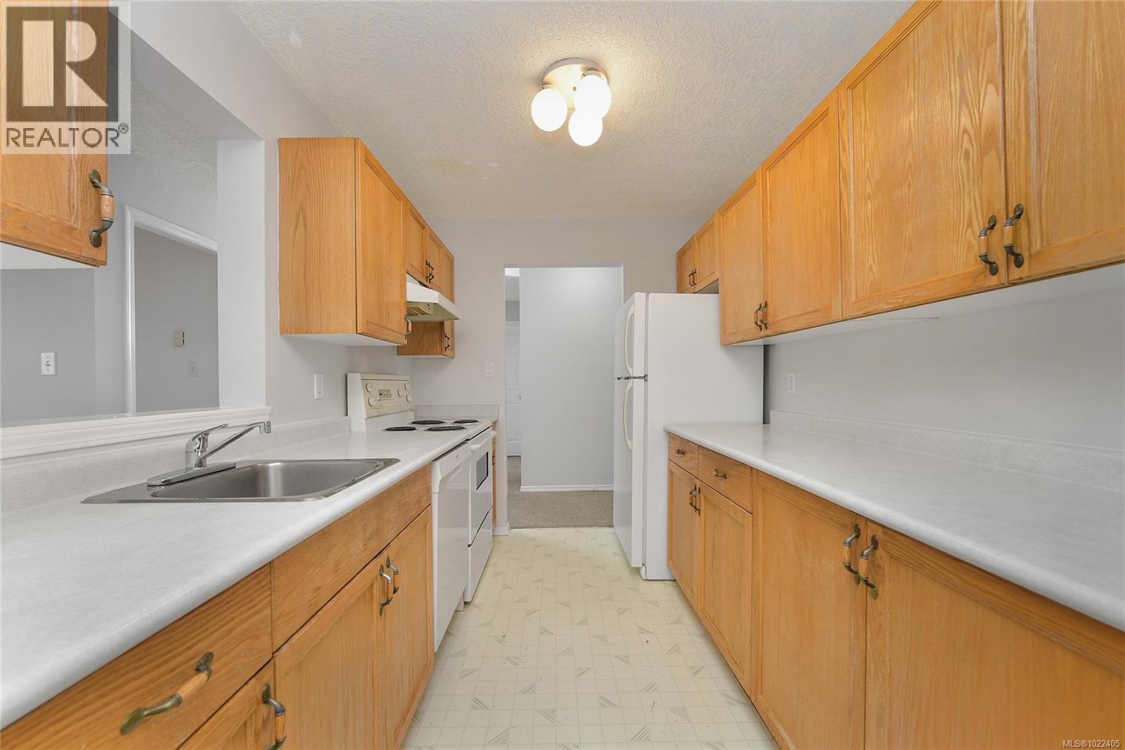 203 3226 COWICHAN LAKE Rd