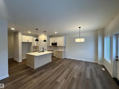 34 FICUS WY Fort Saskatchewan AB T8L0Z6