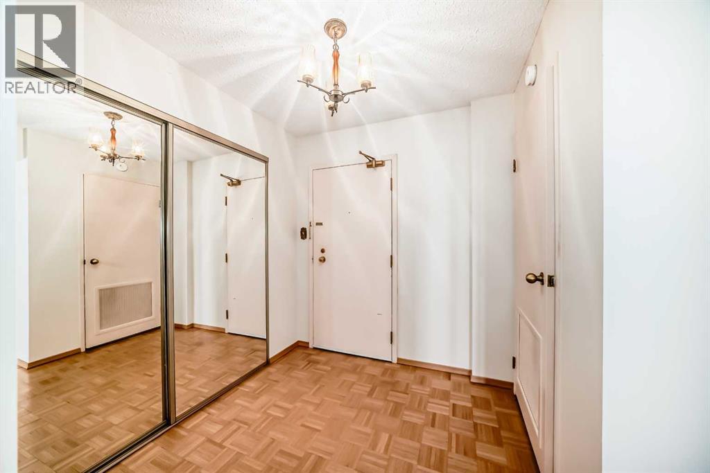 607, 330 26 Avenue SW