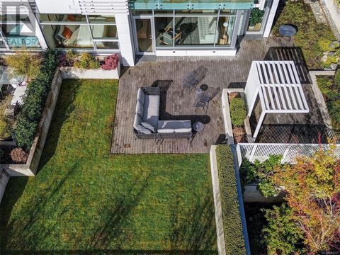 101 986 Heywood Ave Victoria BC V8V2Y6