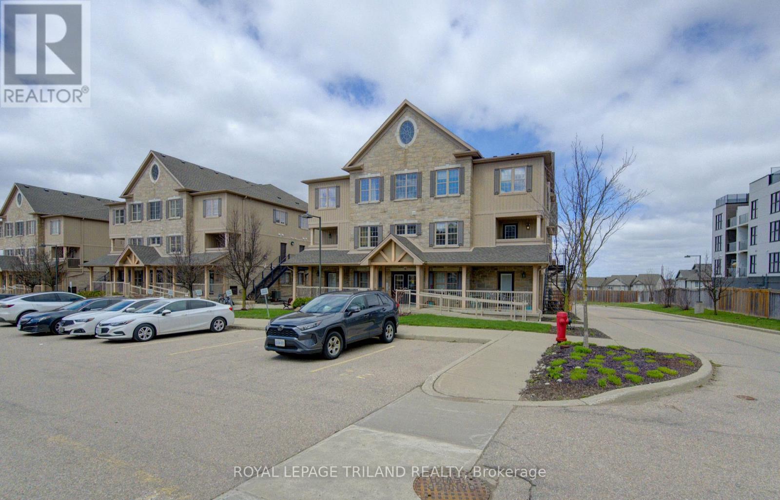 9H - 1460 HIGHLAND ROAD W