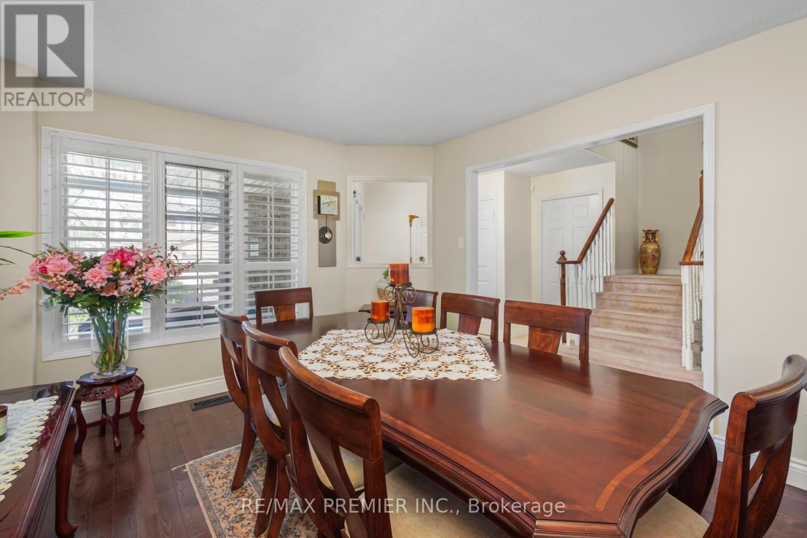 3960 HONEY LOCUST TRAIL
