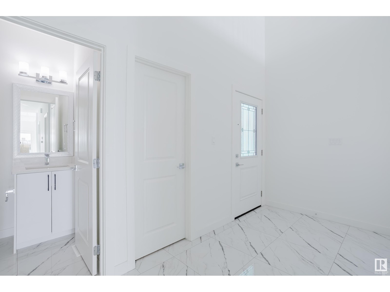 2036 210 ST NW