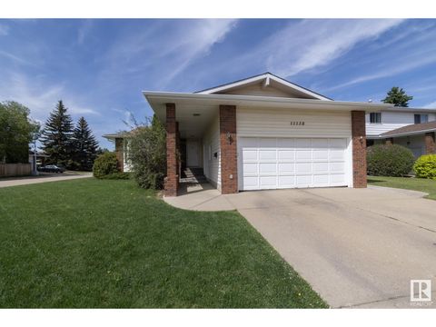 11138 30 AV NW Edmonton AB T6J3Y6
