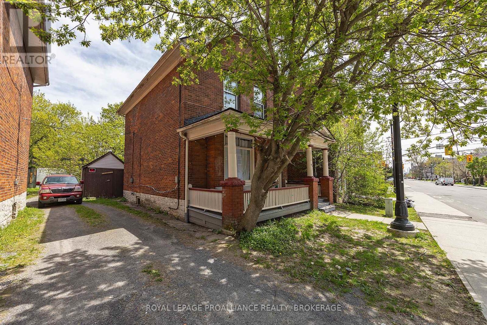 265 UNIVERSITY AVENUE