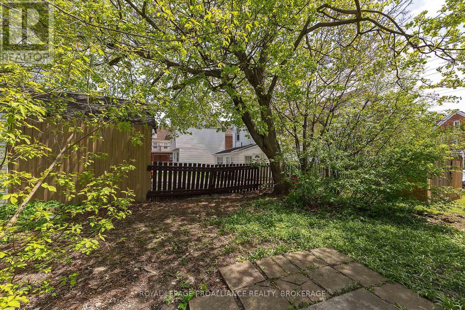 265 UNIVERSITY AVENUE