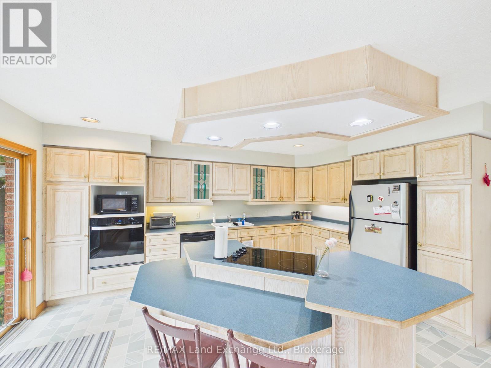 28 PENETANGORE ROW S