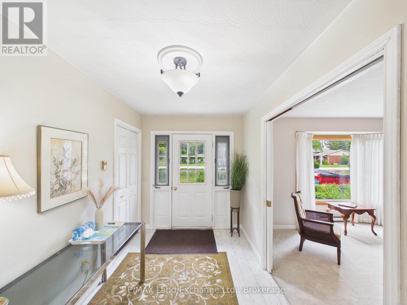 28 PENETANGORE ROW S