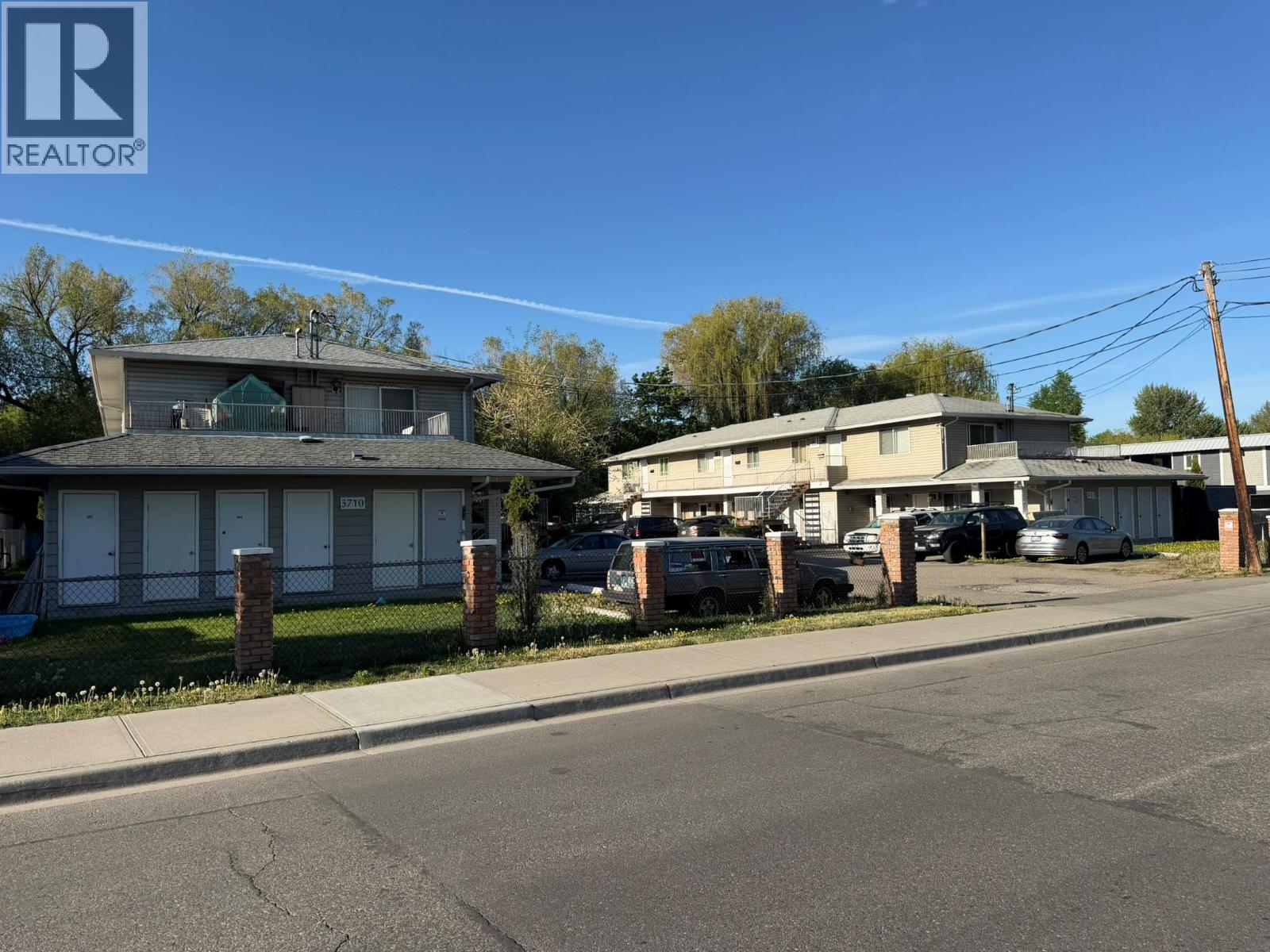 3710-3712 24 Avenue