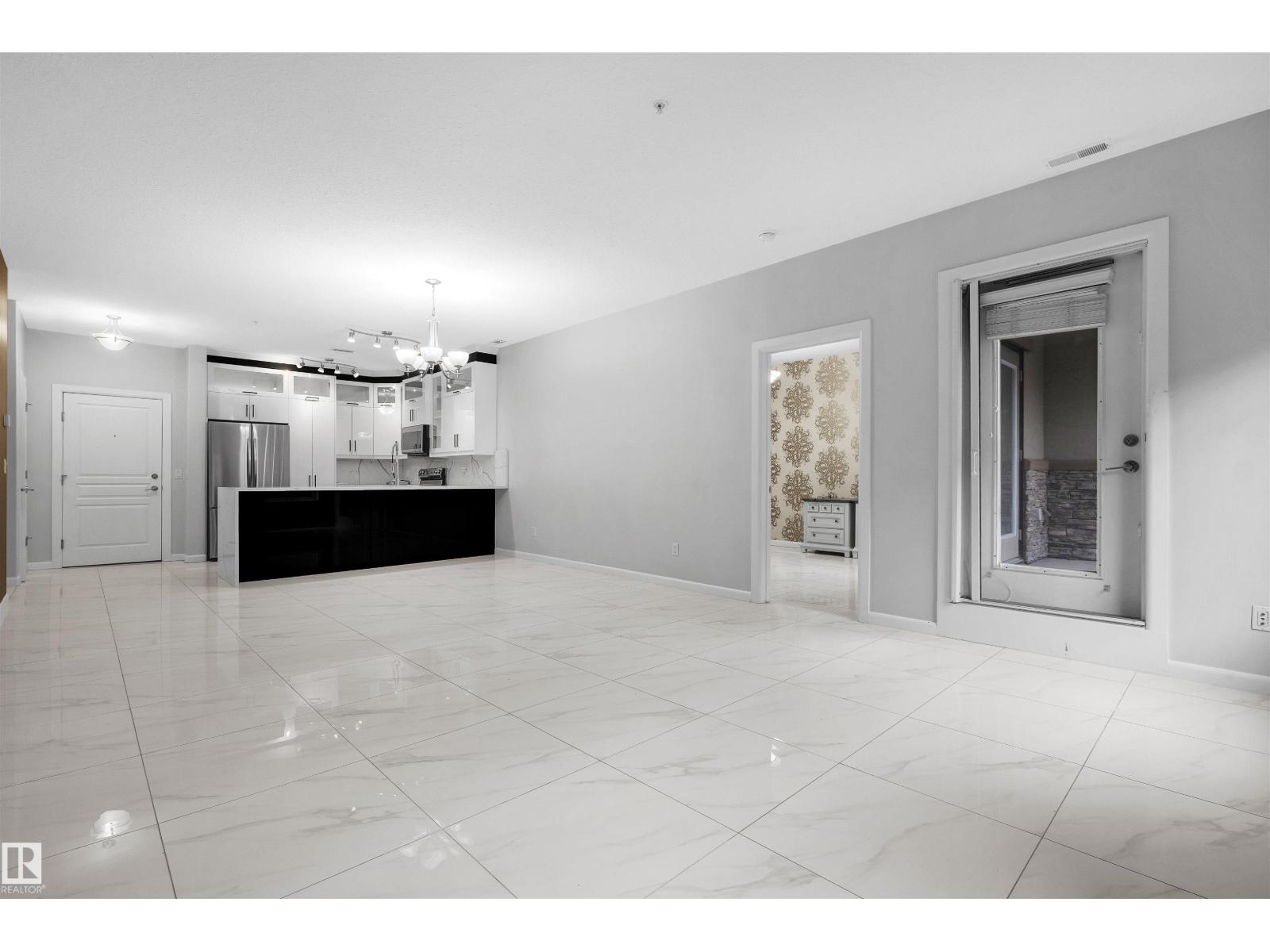 #105 160 Magrath RD NW NW