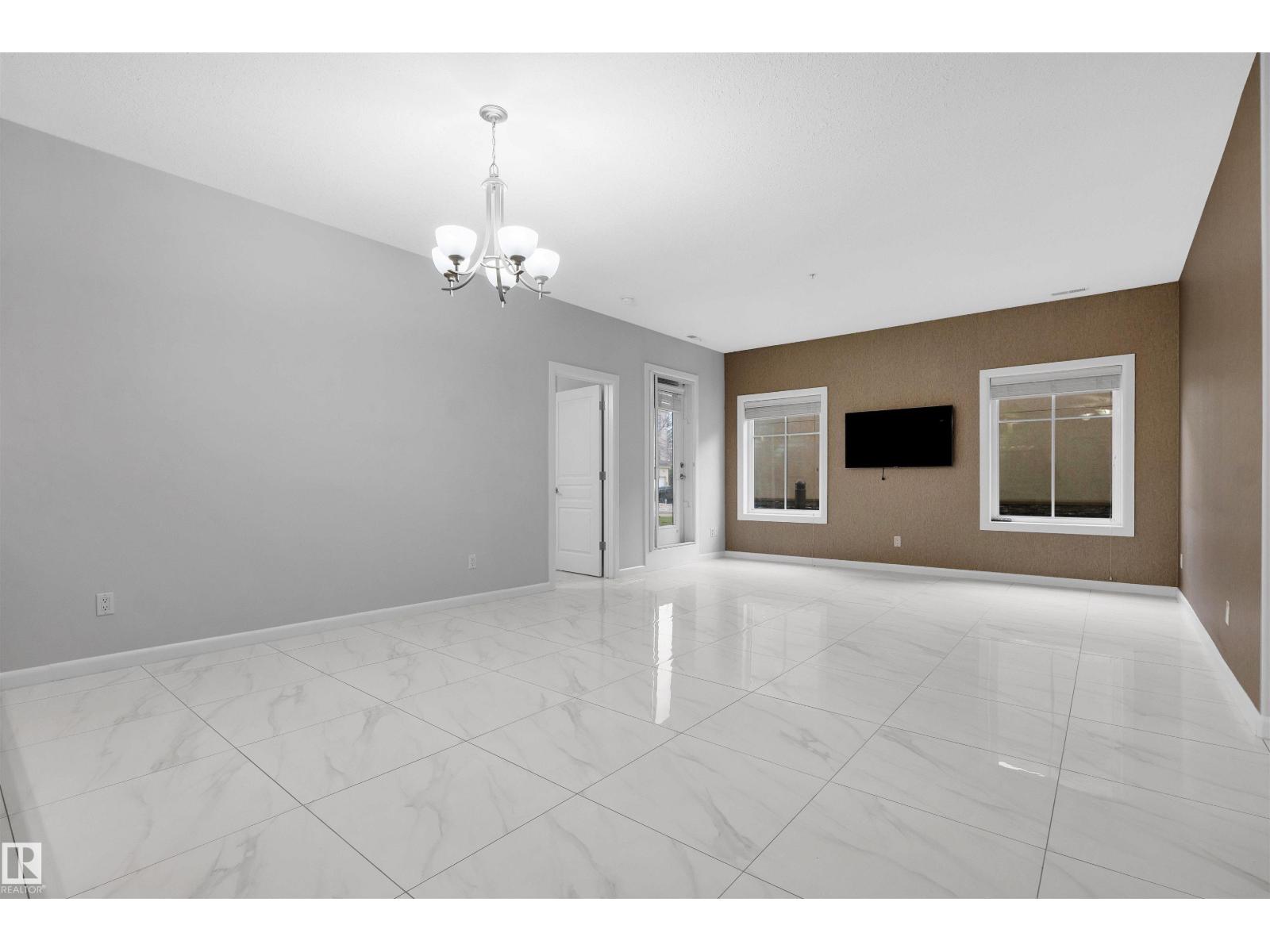 #105 160 Magrath RD NW NW