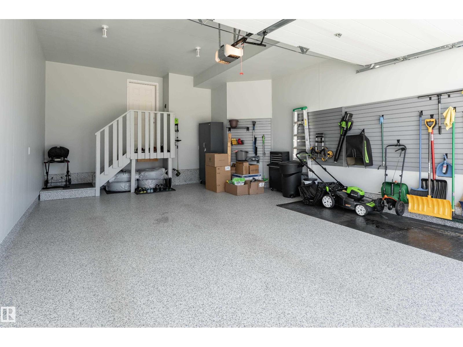 2520 152 AV NW