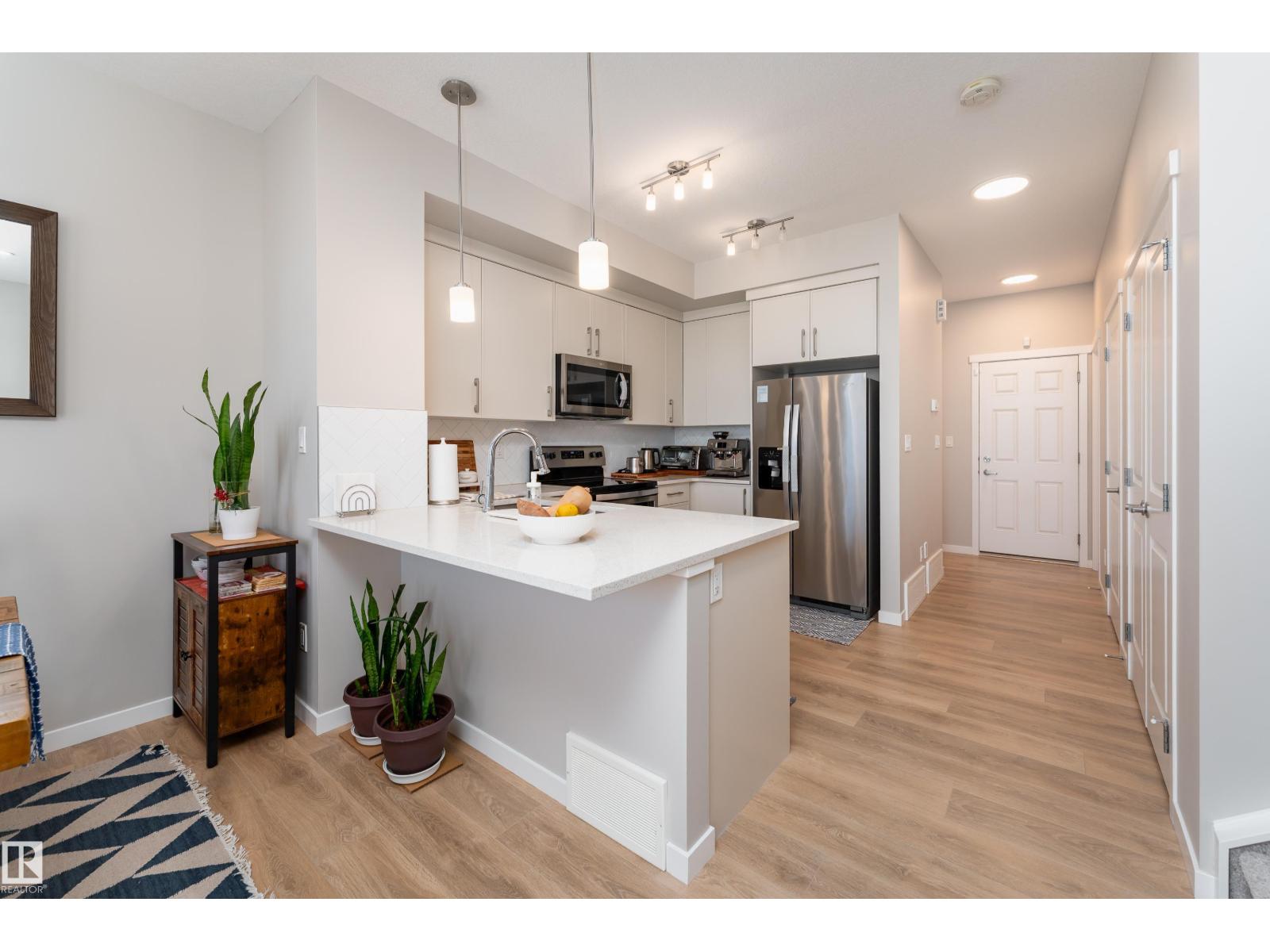 2520 152 AV NW