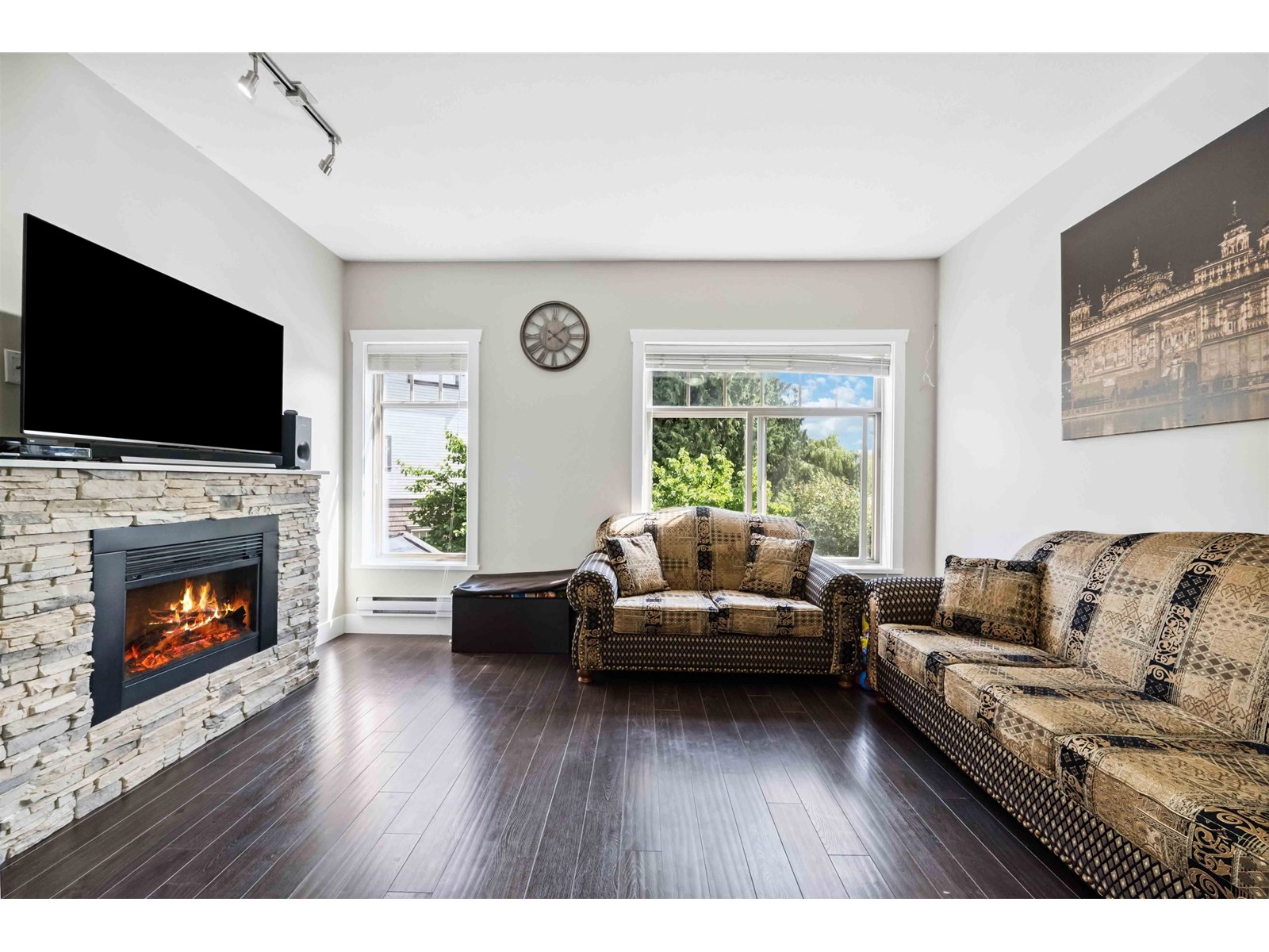 3 2950 LEFEUVRE ROAD