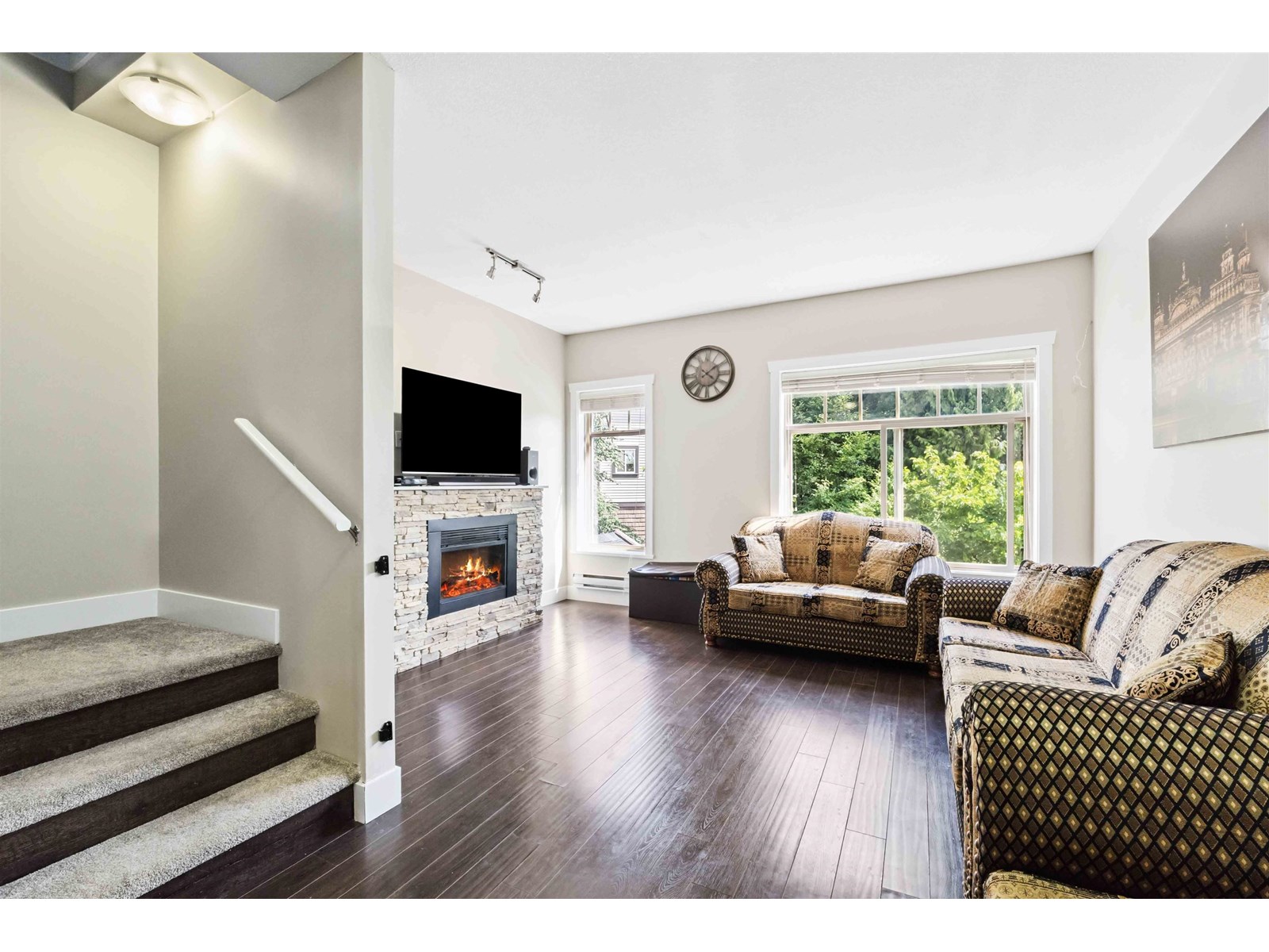 3 2950 LEFEUVRE ROAD
