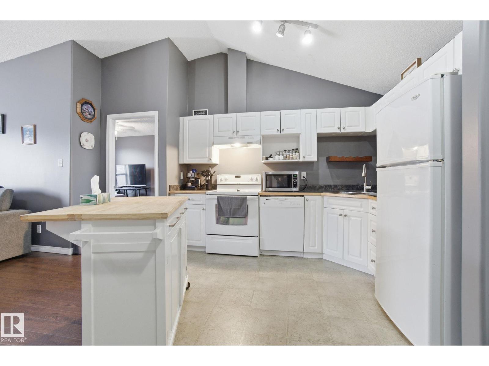 #421 155 EDWARDS DR SW