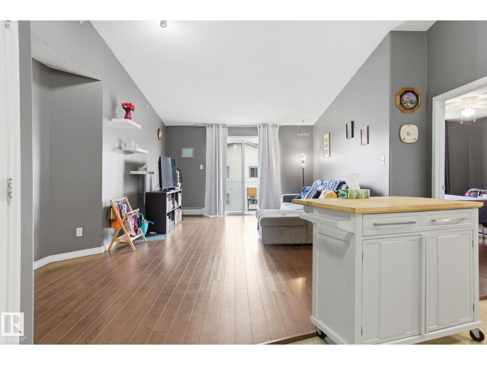 #421 155 EDWARDS DR SW