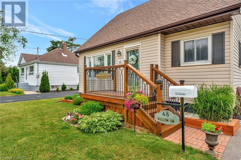 48 WILLOW Drive