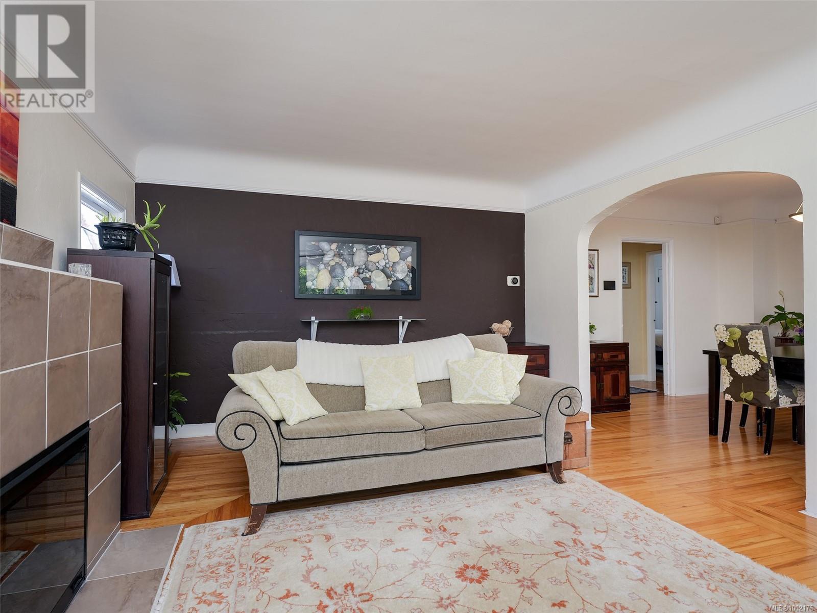 536 Northcott Ave