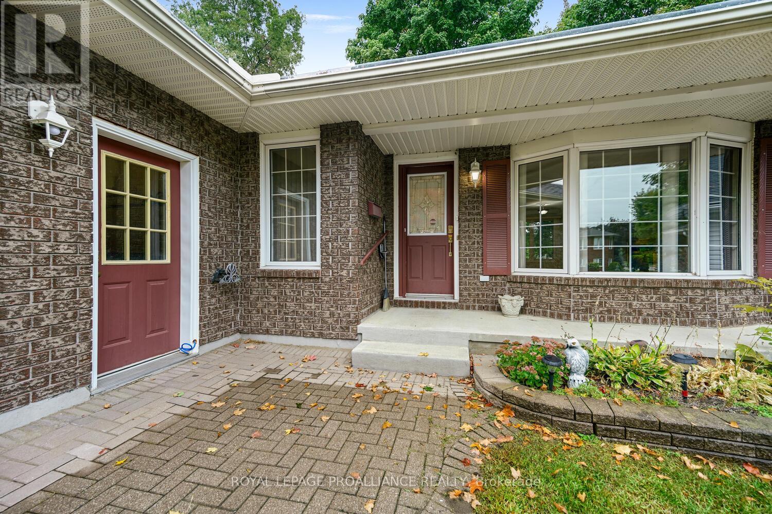 1003 MONTROSE STREET