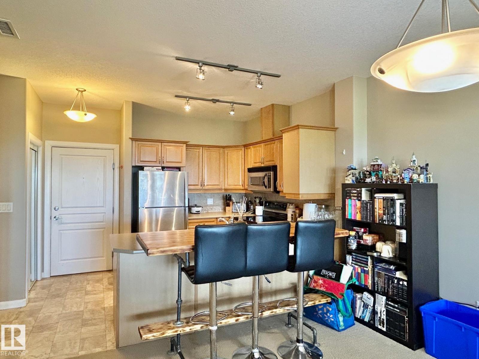 #421 300 Palisades WY