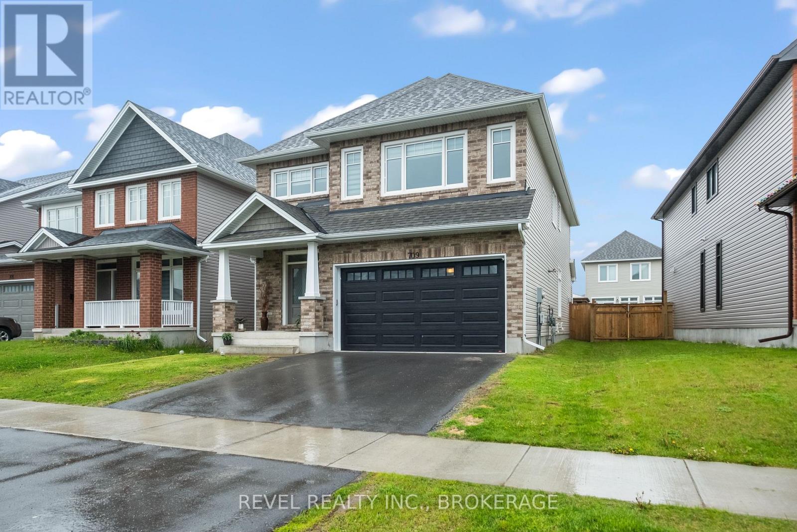 709 RIVERVIEW WAY