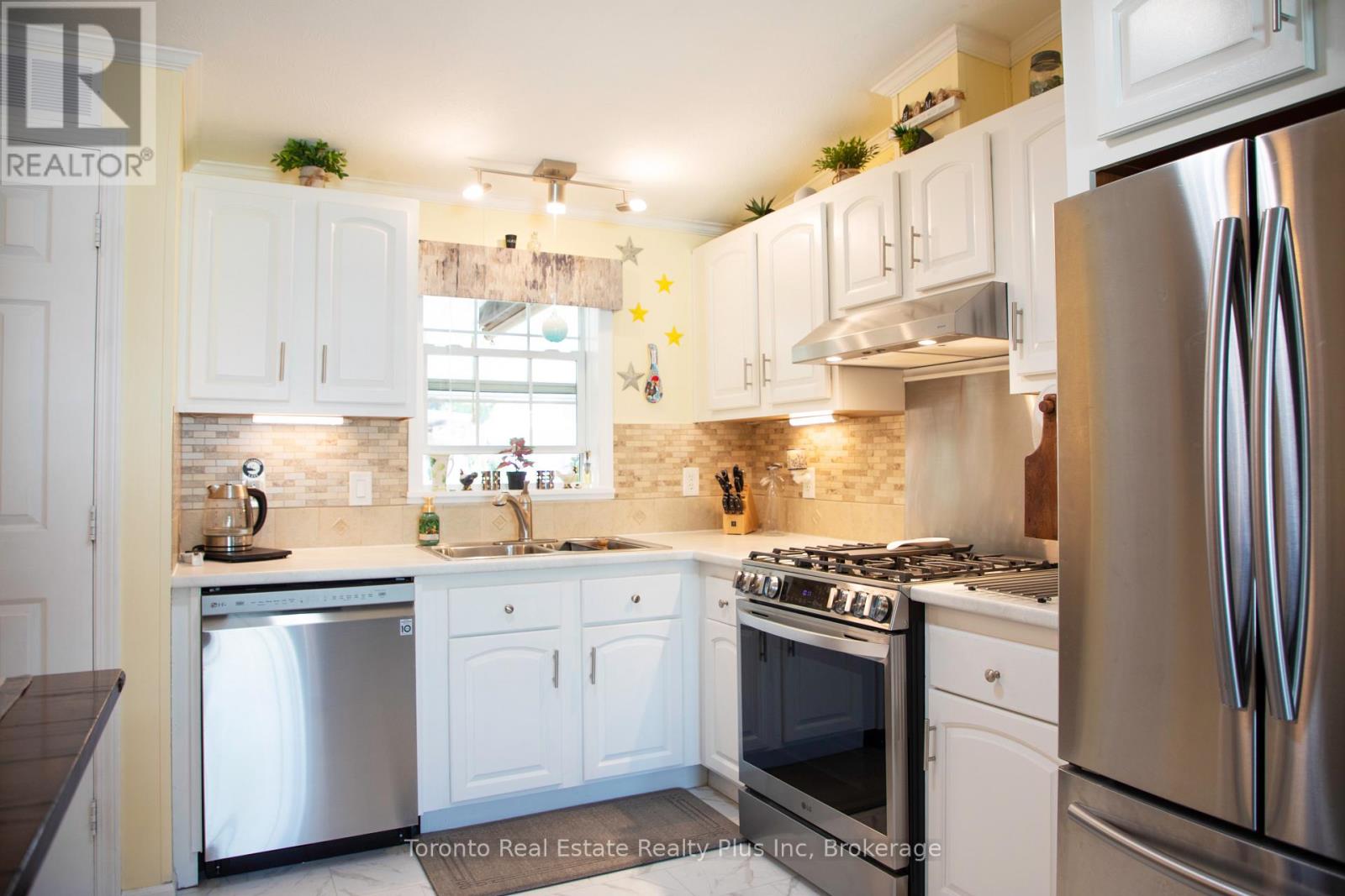 206 - 3033 TOWNLINE ROAD