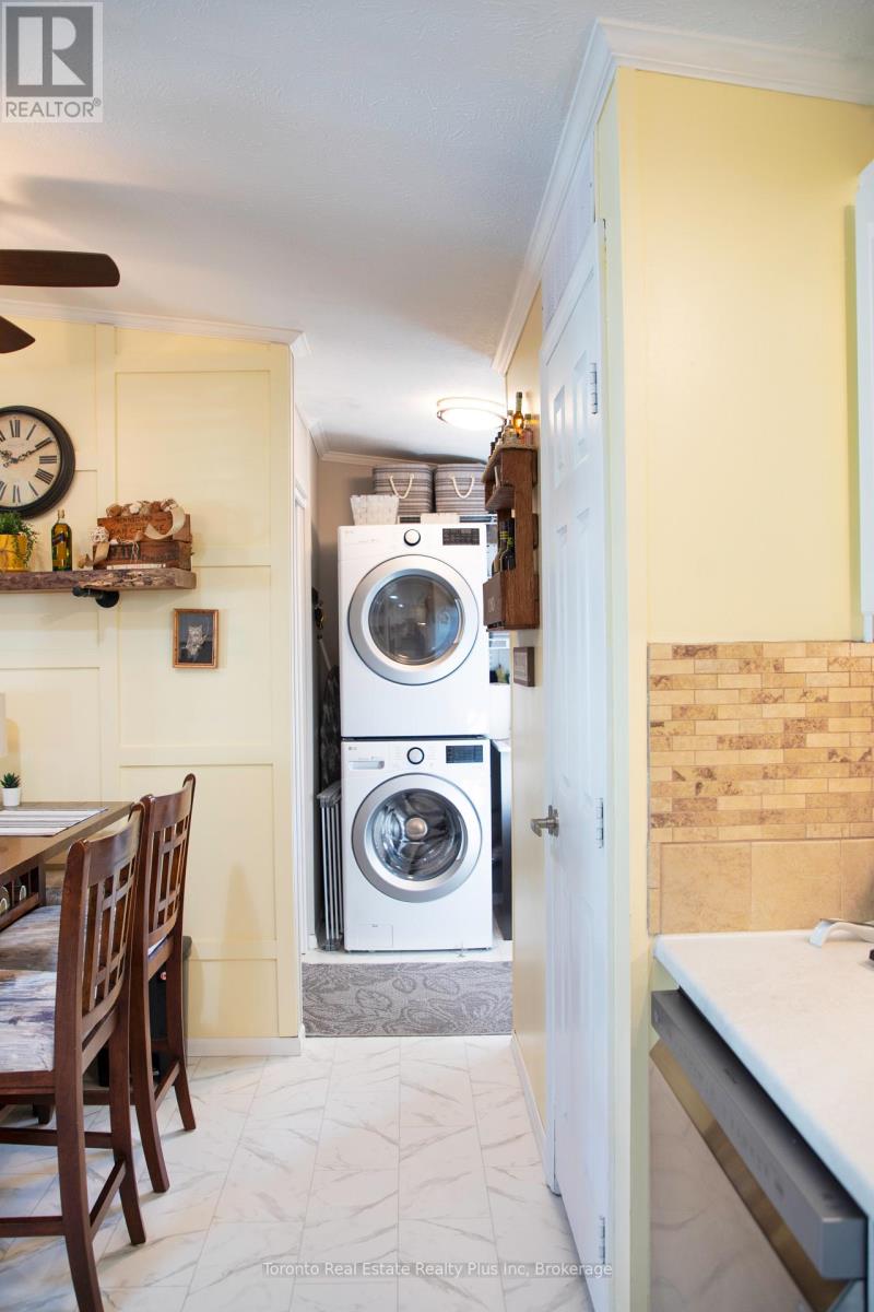 206 - 3033 TOWNLINE ROAD