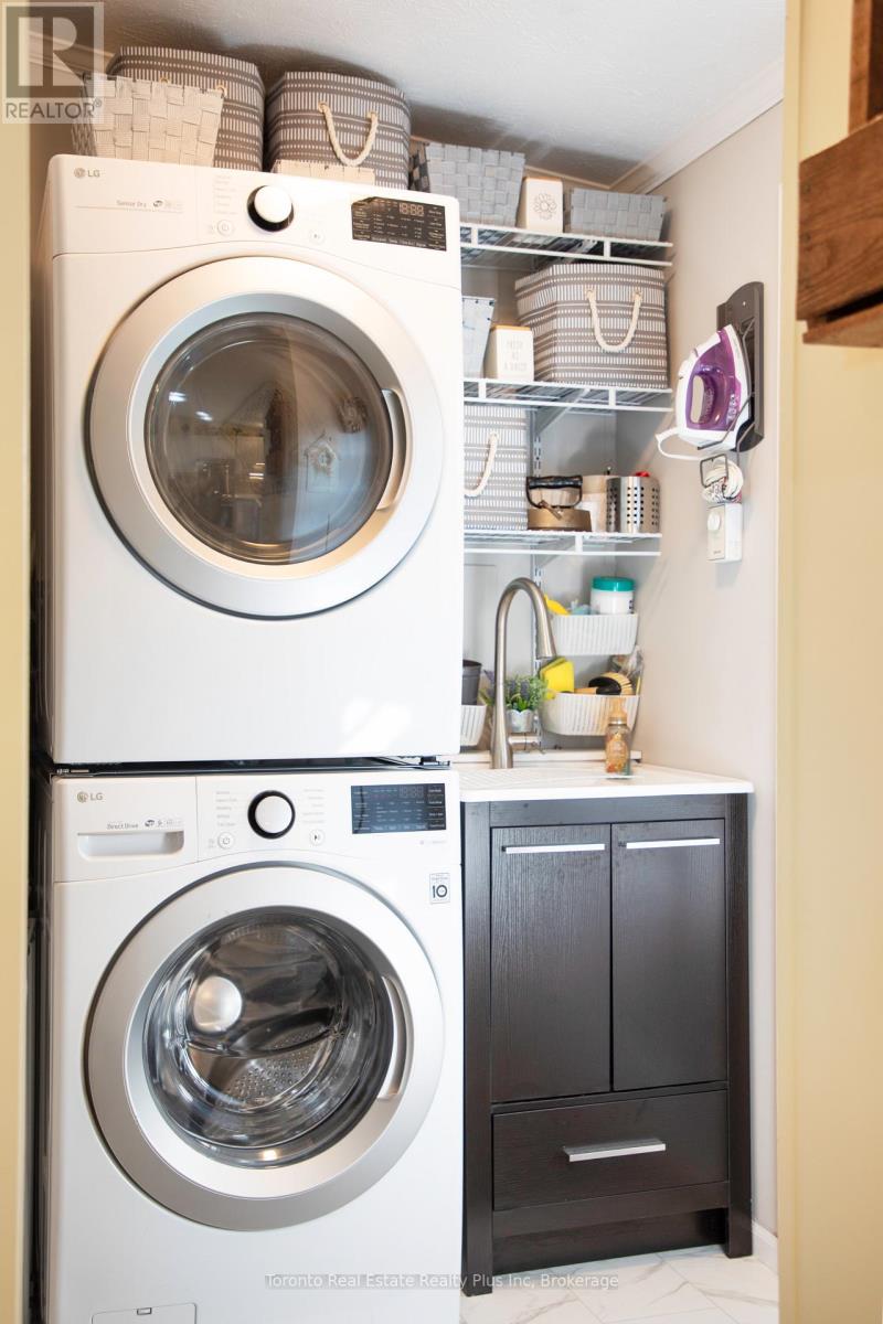 206 - 3033 TOWNLINE ROAD