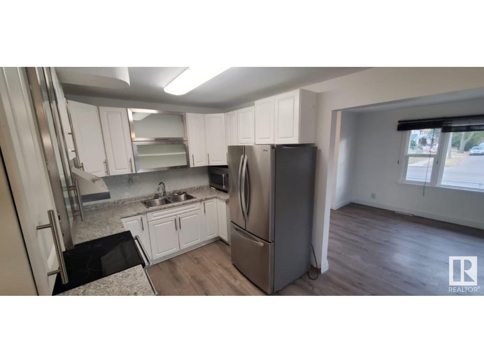 6422 - 6424 132 AV NW