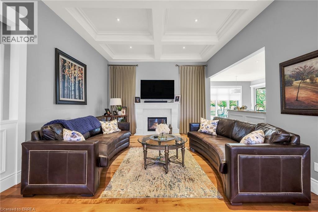 12 ELLINGTON Place