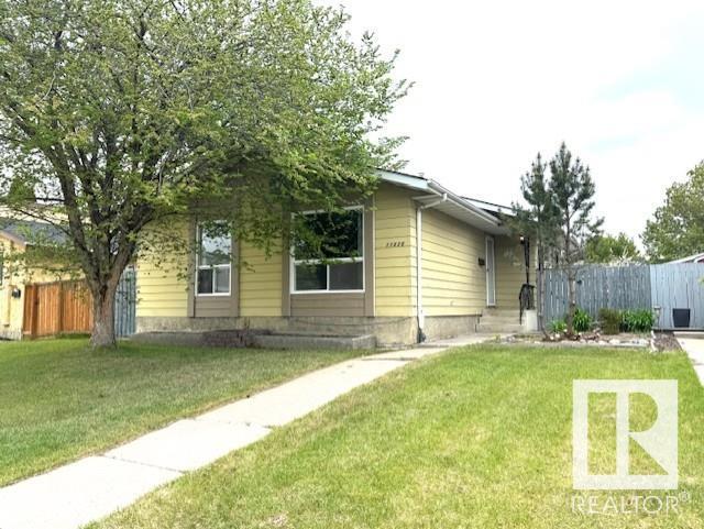 11820 152 AV NW