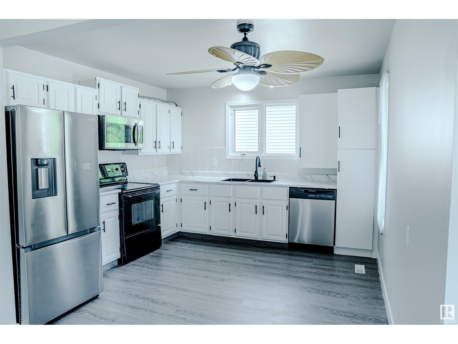 1240 65 ST NW
