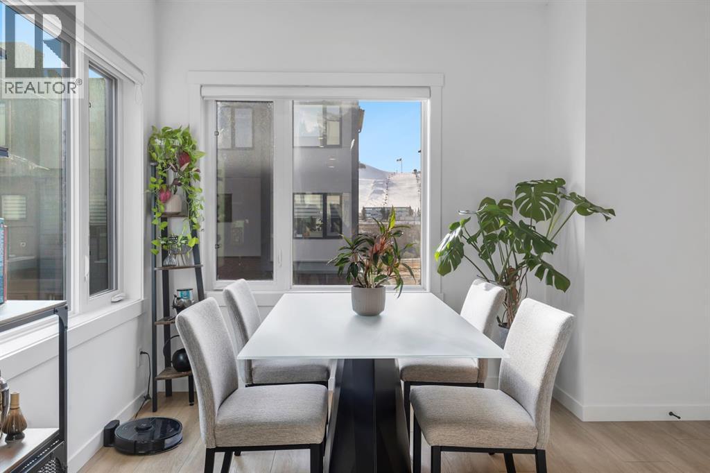 213 Greenbriar Common NW