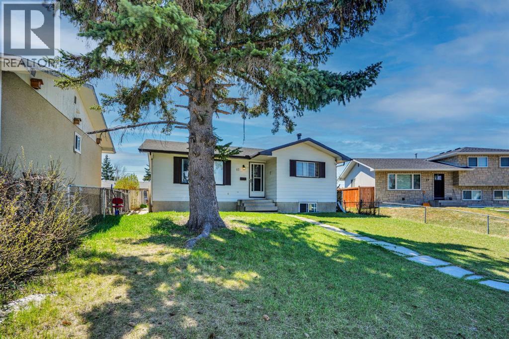 43 Maranda Close NE