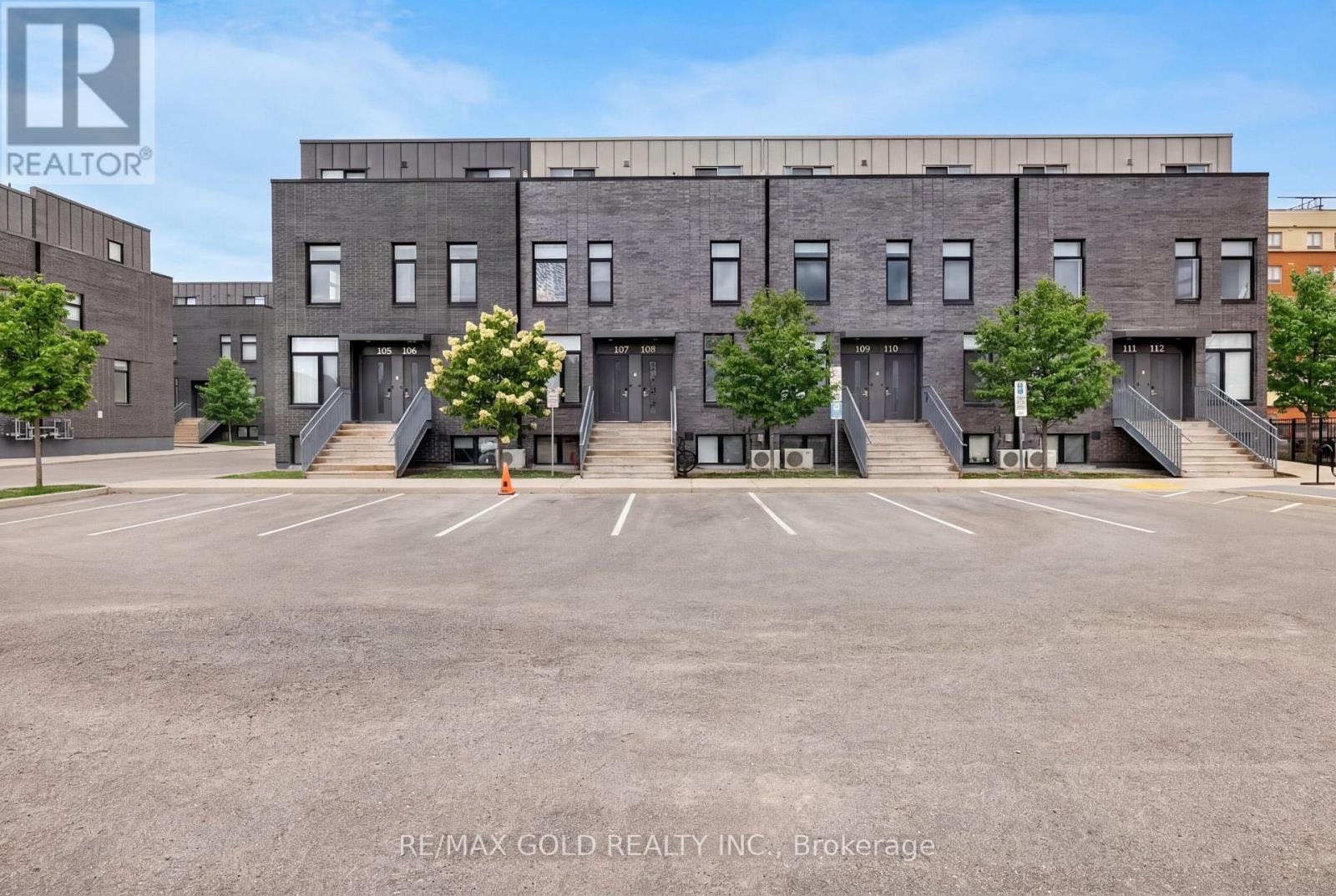106 - 1780 SIMCOE STREET N