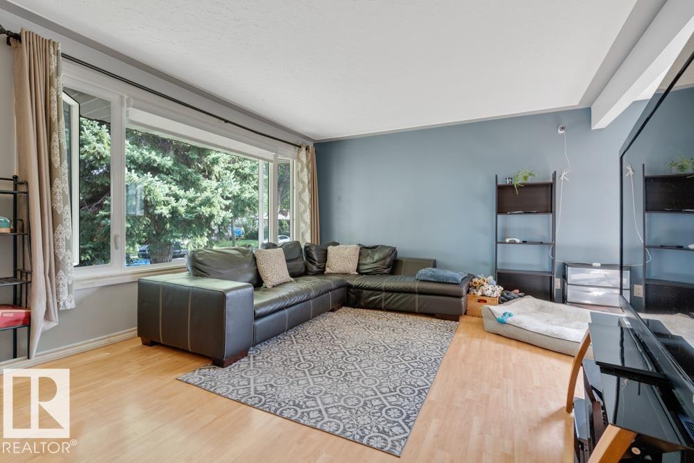12026 38 ST NW