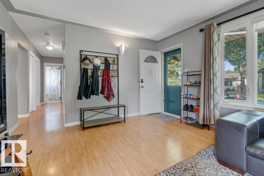 12026 38 ST NW