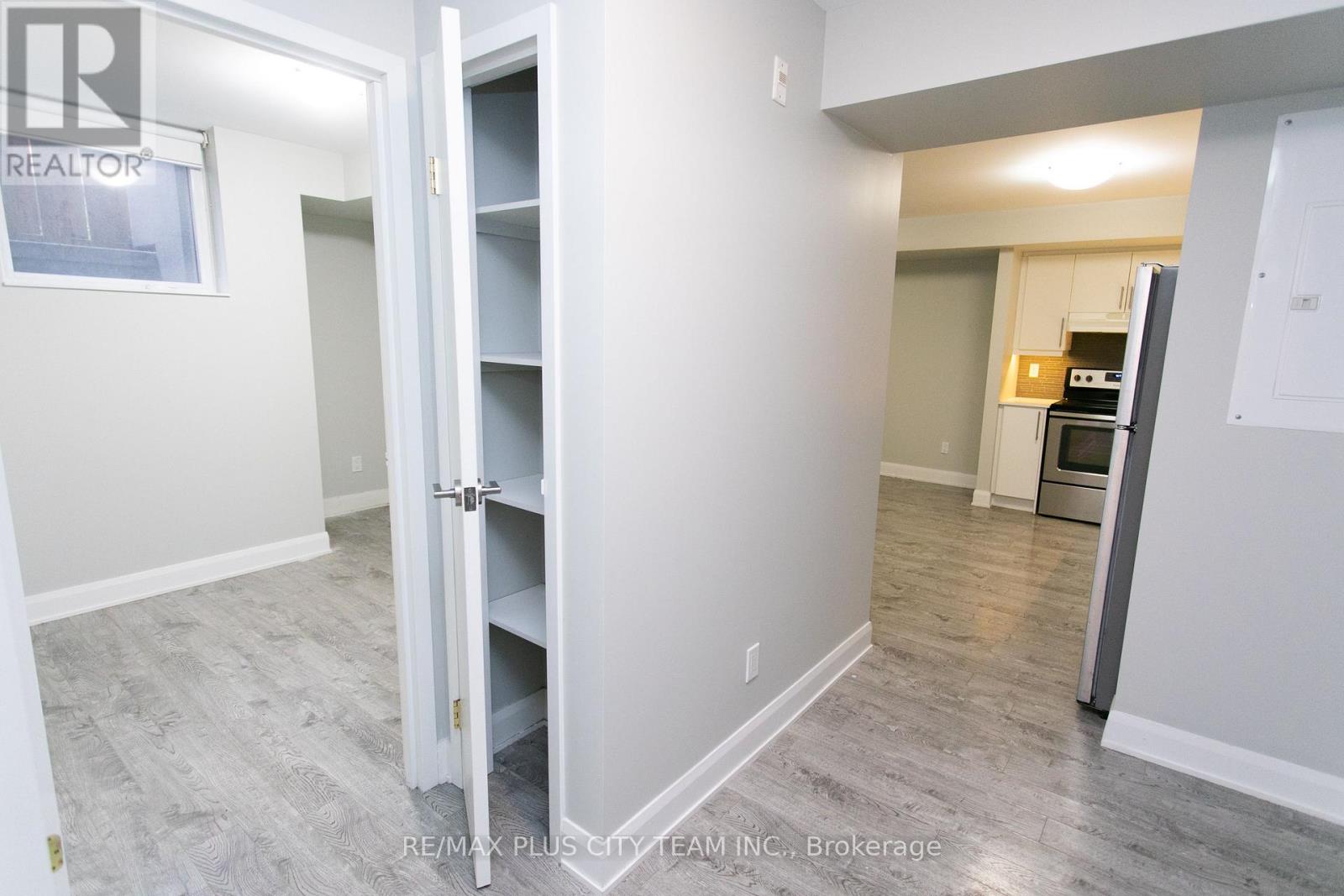 L03 - 686 BATHURST STREET