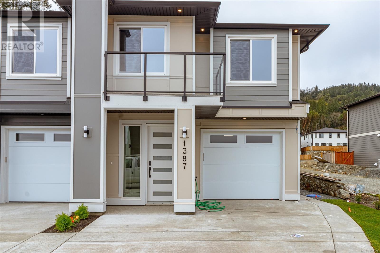 1387 Sandstone Lane