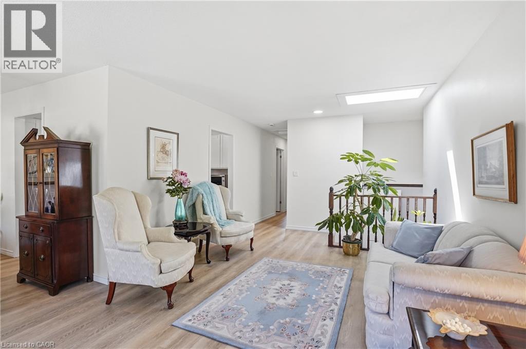 13 FALLINGBROOK Drive