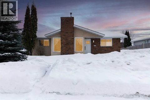 209 Woodland Drive Fort McMurray AB T9K1A4