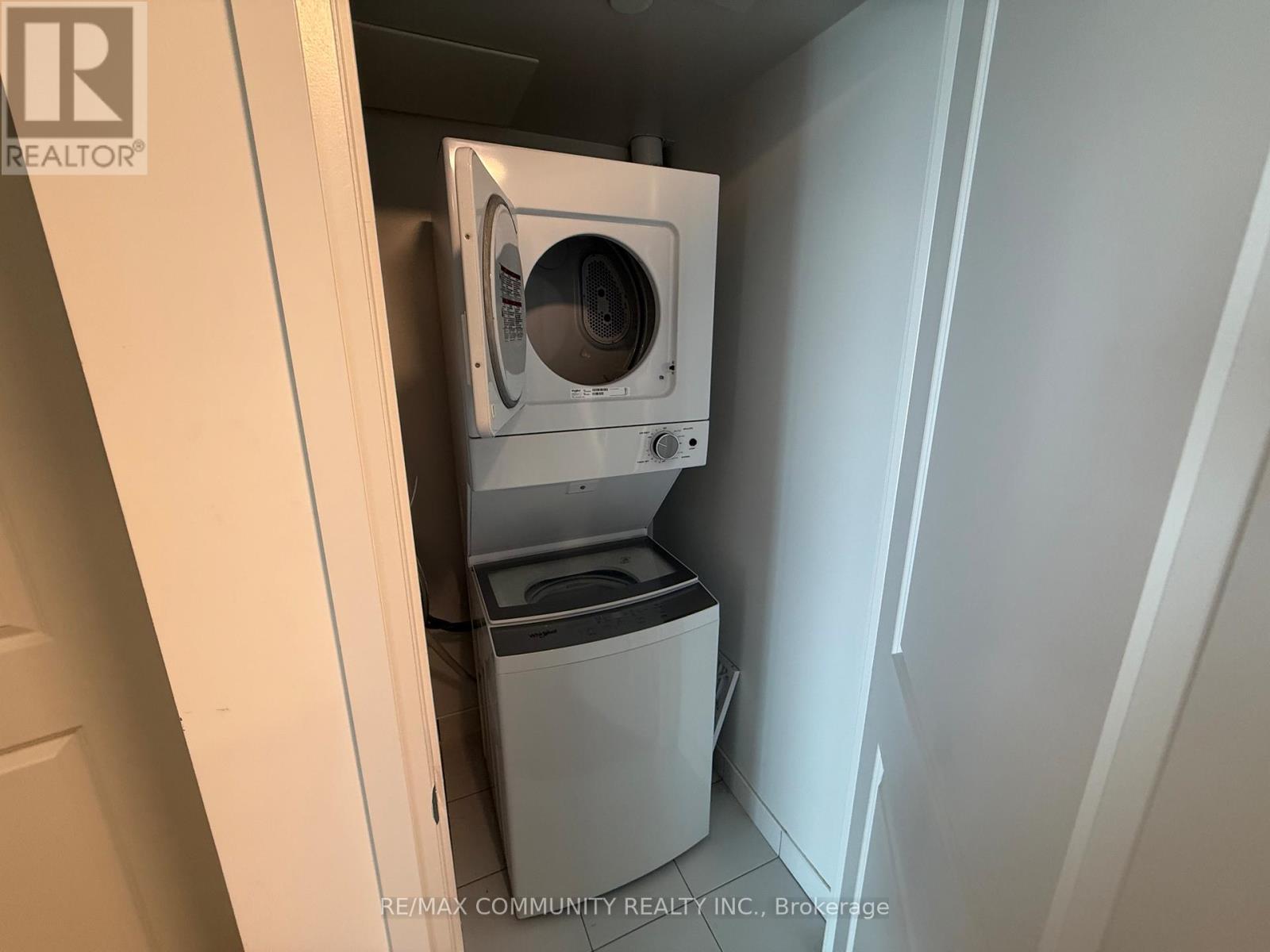 1408 - 20 MEADOWGLEN PLACE