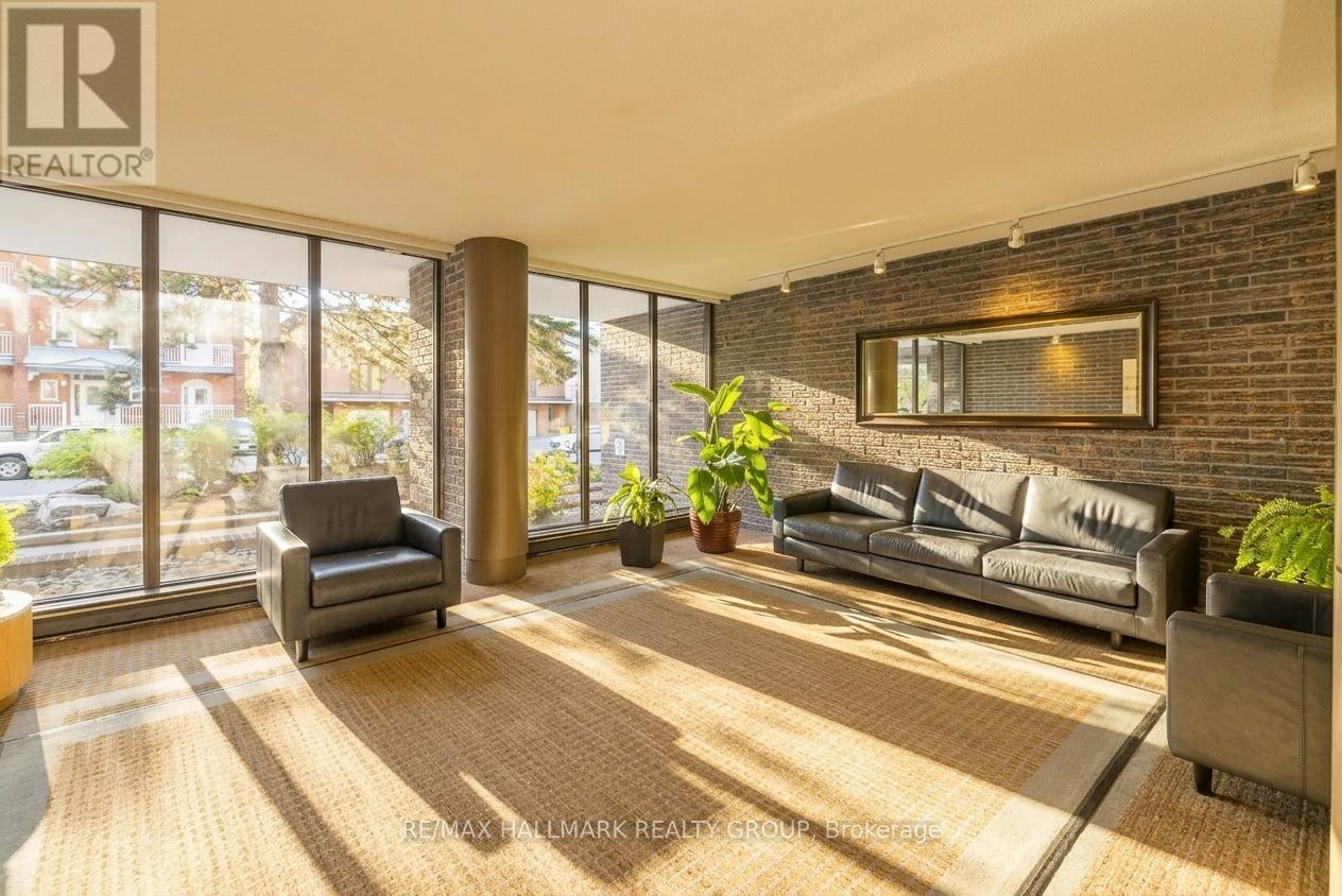 2003 - 71 SOMERSET STREET W