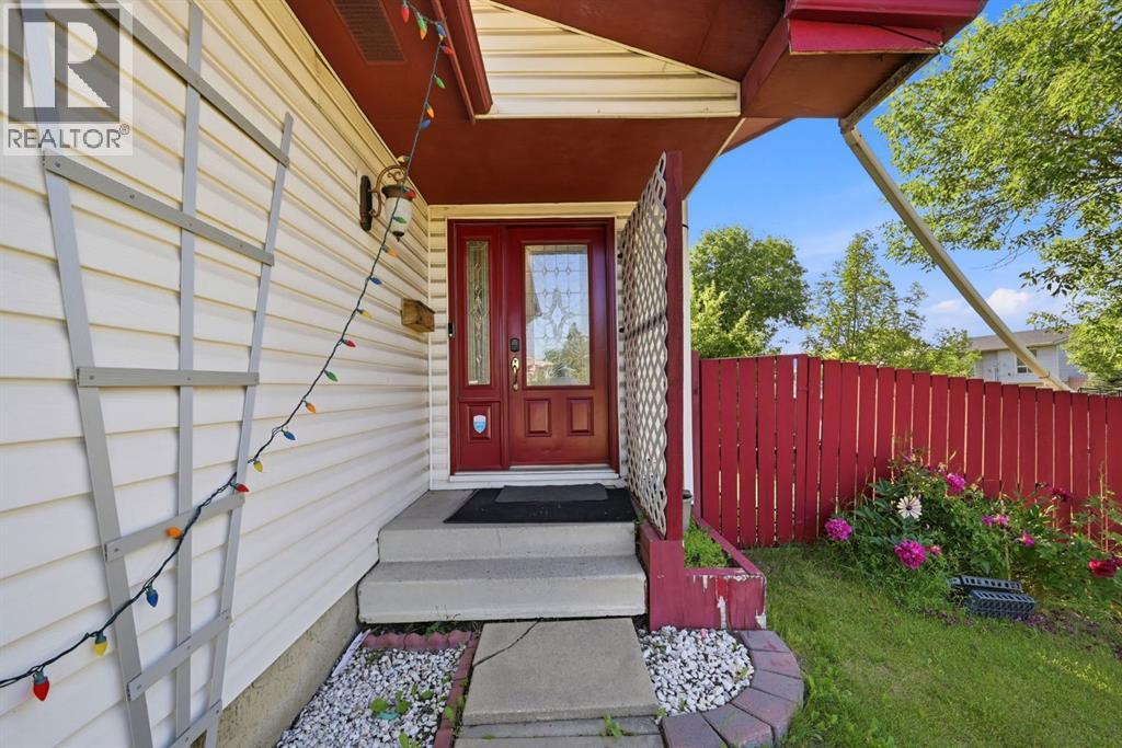 4 Fallswater Road NE