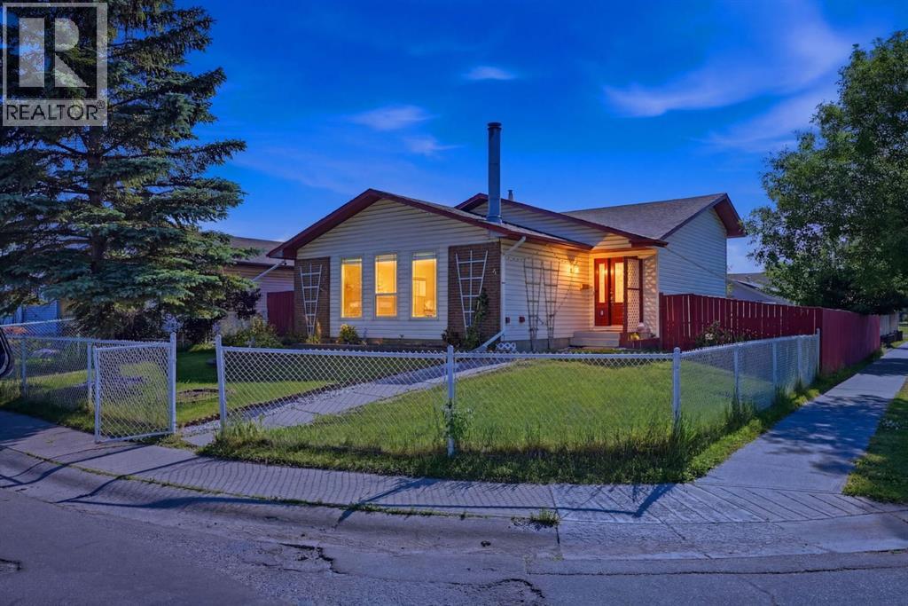 4 Fallswater Road NE