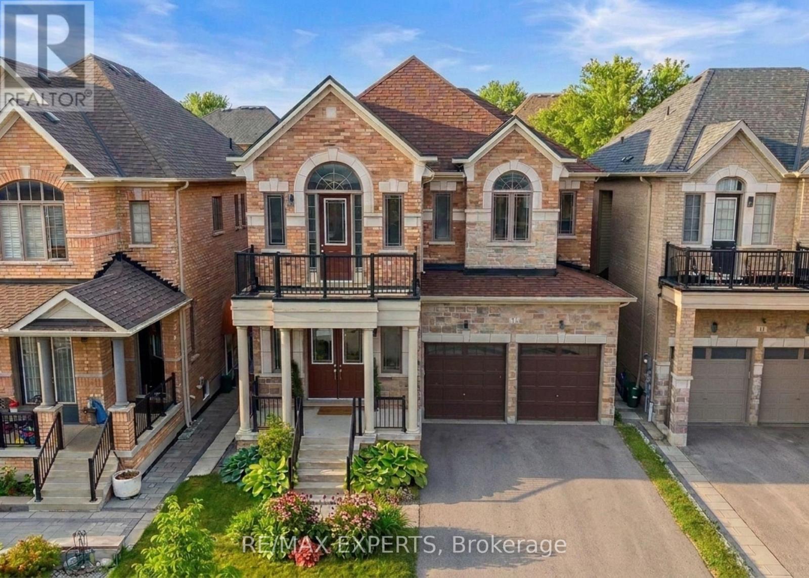 Photo 1 of 42 — 17 RED ROSE LANE, East Gwillimbury (Holland Landing), ON L9N0V1